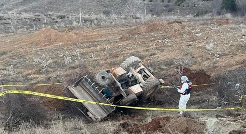 Afyonkarahisar'da ağaç çukuru kazarken