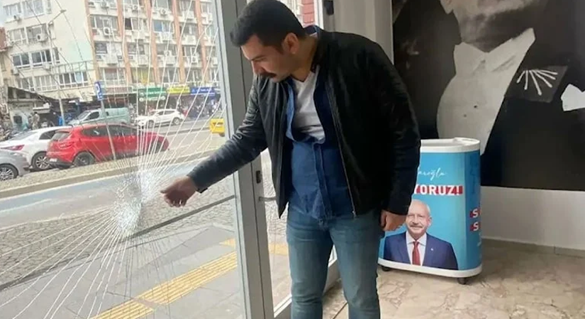 İzmir Konak'ta bulunan CHP