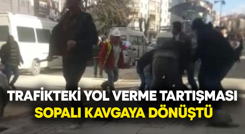 Afyonkarahisar’da sıkışan trafikte yol