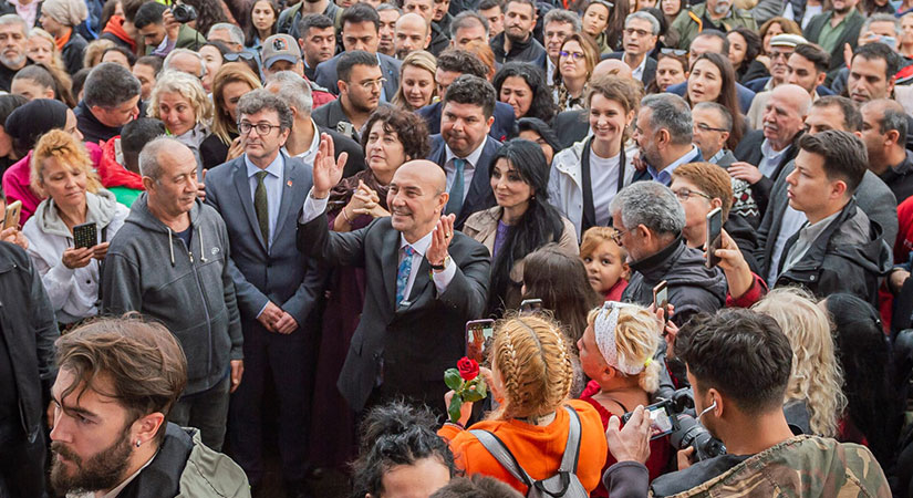 İzmir Büyükşehir Belediye Başkanı