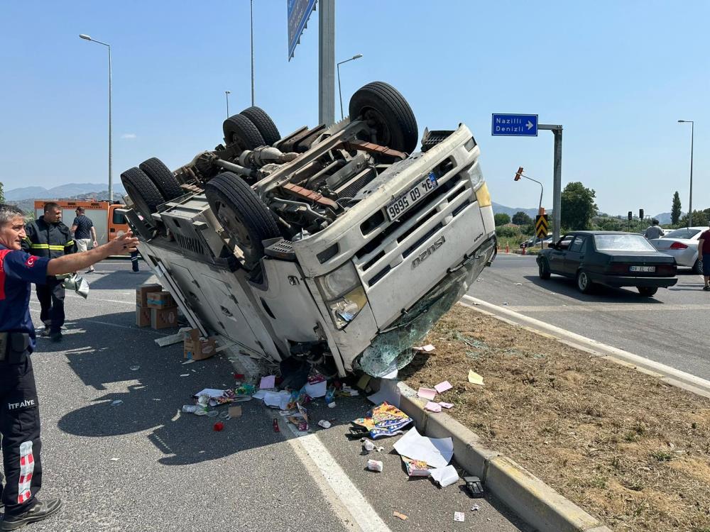 Aydın-Denizli karayolu üzerinde meydan