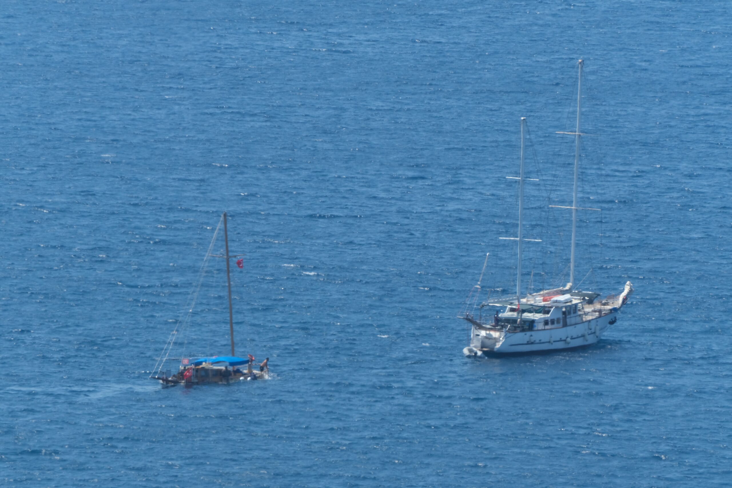 Muğla’nın Bodrum ilçesinde kayalıklara