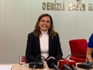 CHP MERKEZEFENDİ KADIN KOLLARI BAŞKANI IŞIK KURT GÖREVDEN ALINDI