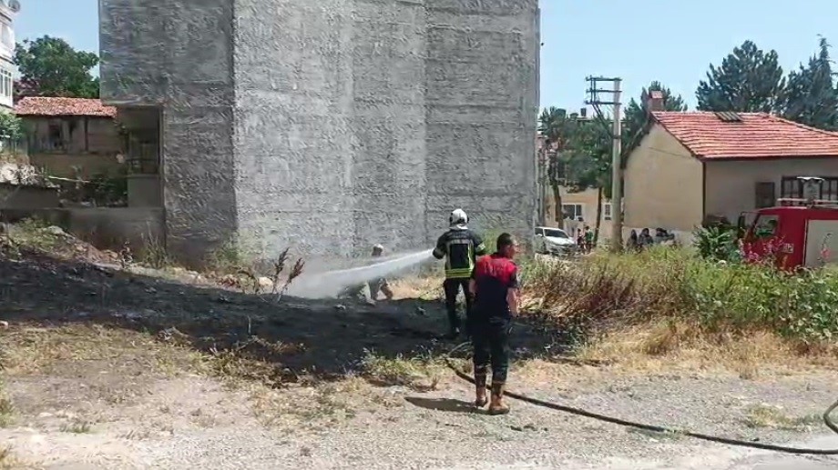 TAVŞANLI'DAKİ MAHALLE ARASINDA ÇIKAN