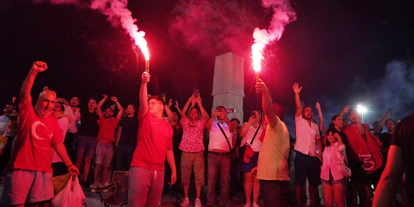 İzmirli futbolseverler, Türkiye A