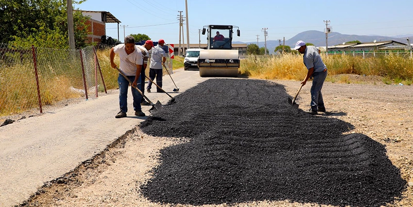 Menderes Belediyesi tarafından yollarda