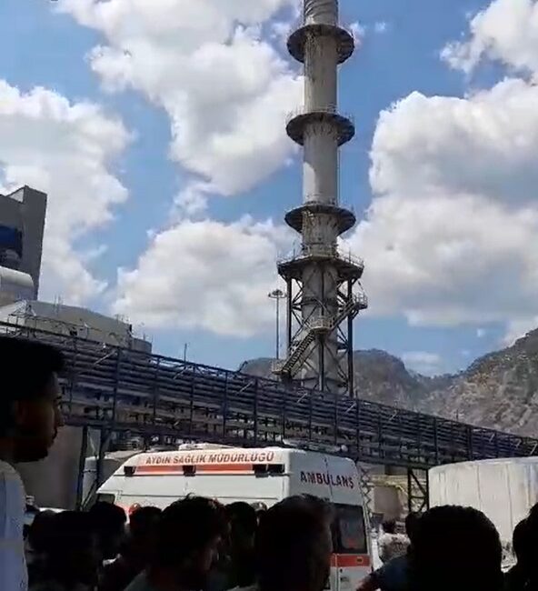 Söke’deki KİPAŞ Kağıt Fabrikası’nda maaş krizi: İşçiler kuleye çıktı