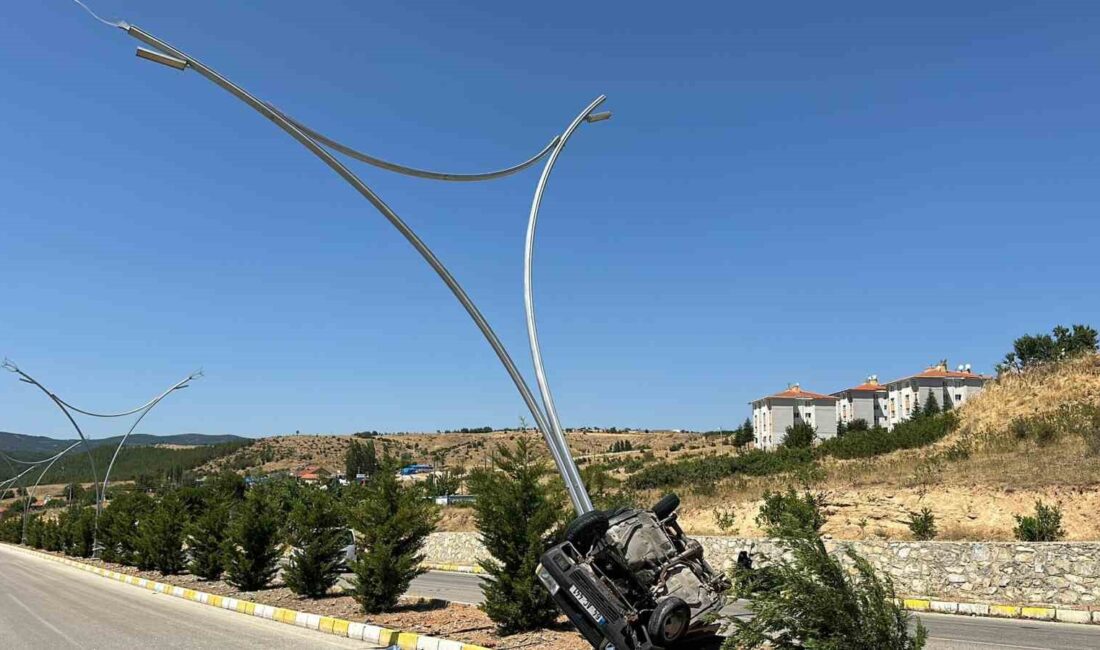 Uşak'ta bir otomobilin direksiyon