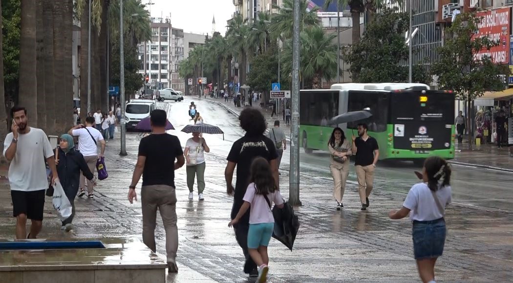 Denizli'de etkili olan sağanak