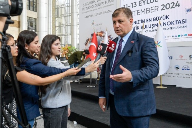 İzmir Büyükşehir Belediye Başkanı