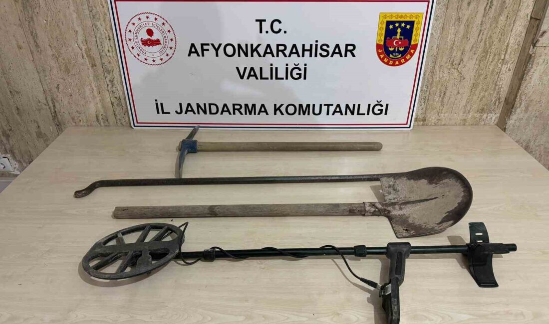 Afyonkarahisar’da jandarma devriyesini görerek