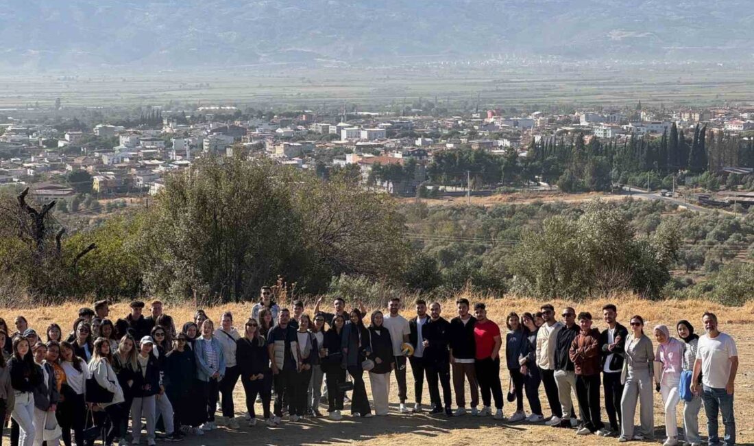 ATÇA’DA ÖĞRENCİLERDEN DOĞA YÜRÜYÜŞÜ