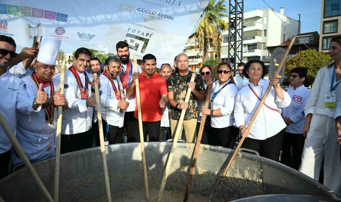 KUŞADASI SOKAK FESTİVALİ COŞKUSU