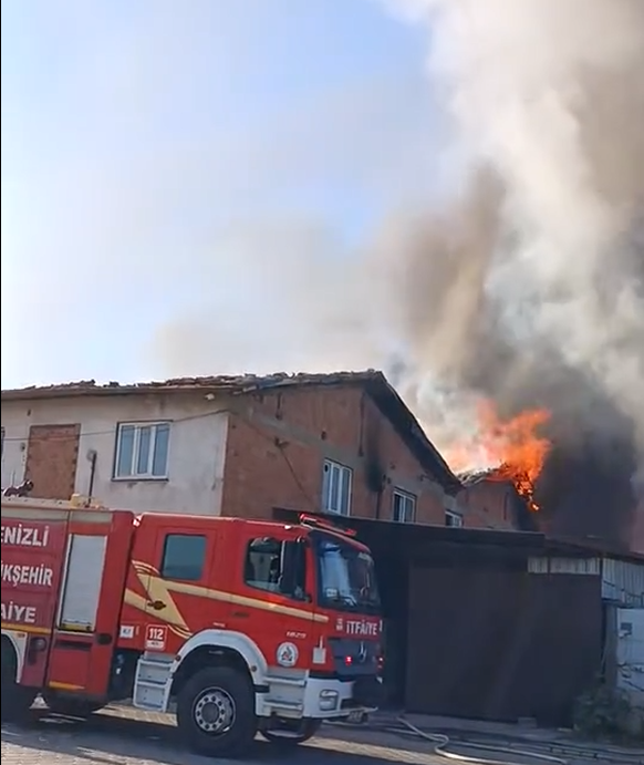 Son Dakika: Denizli’de Eski Tabakhane Bölgesinde Yangın Çıktı