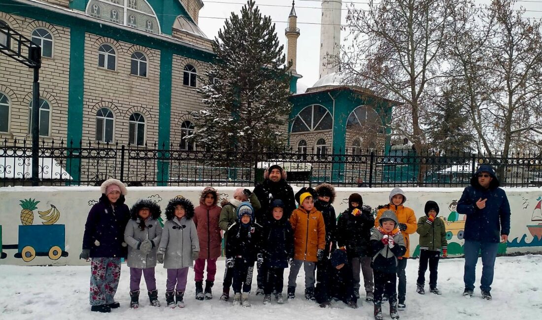 DOMANİÇ’TE ÇOCUKLAR MEVSİMİN İLK