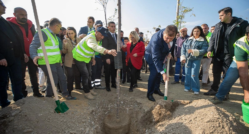 İzmir Büyükşehir Belediye Başkanı