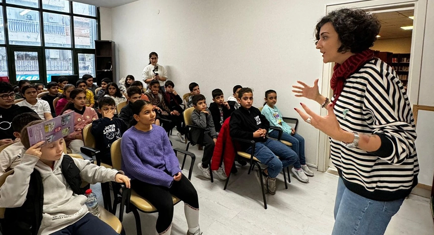 İzmir Büyükşehir’den çocuklara “Masal Atölyesi”