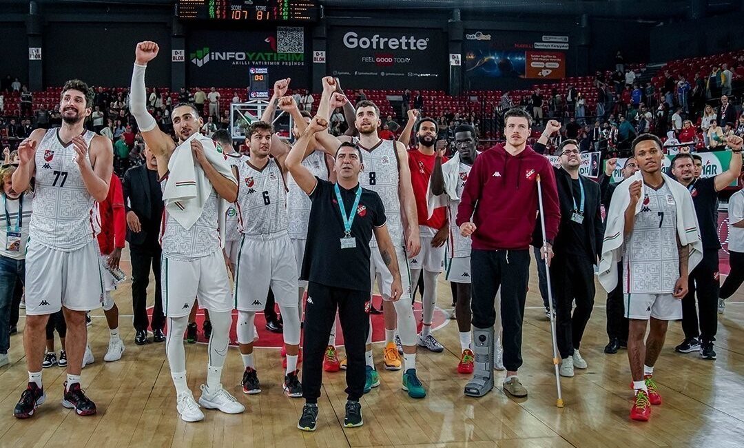 KARŞIYAKA BASKETBOL’DA 6 YABANCI