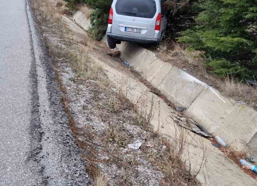 AFYONKARAHİSAR’DA KAZA:2 YARALI