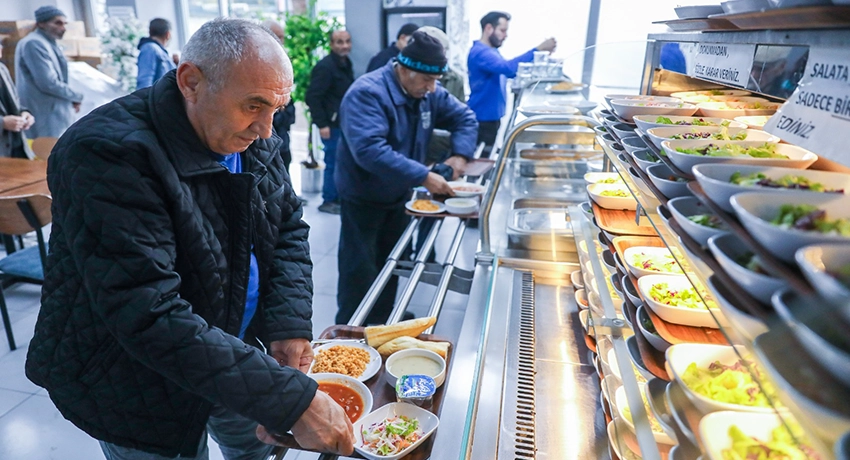 Buca Belediye Lokantaları, öğrenciye