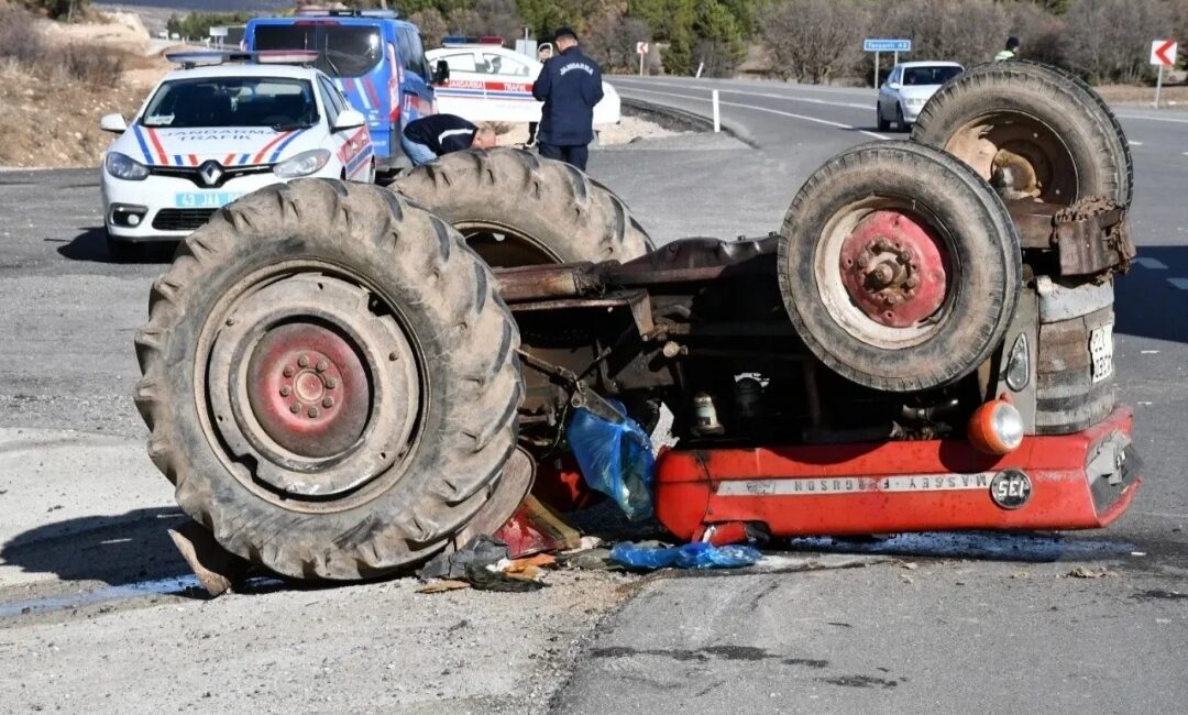 EMET’TE TRAKTÖR İLE KAMYONET