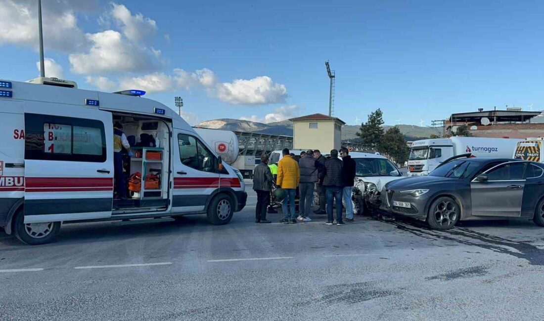 SÖKEDE KAZA İKİ ARAÇ