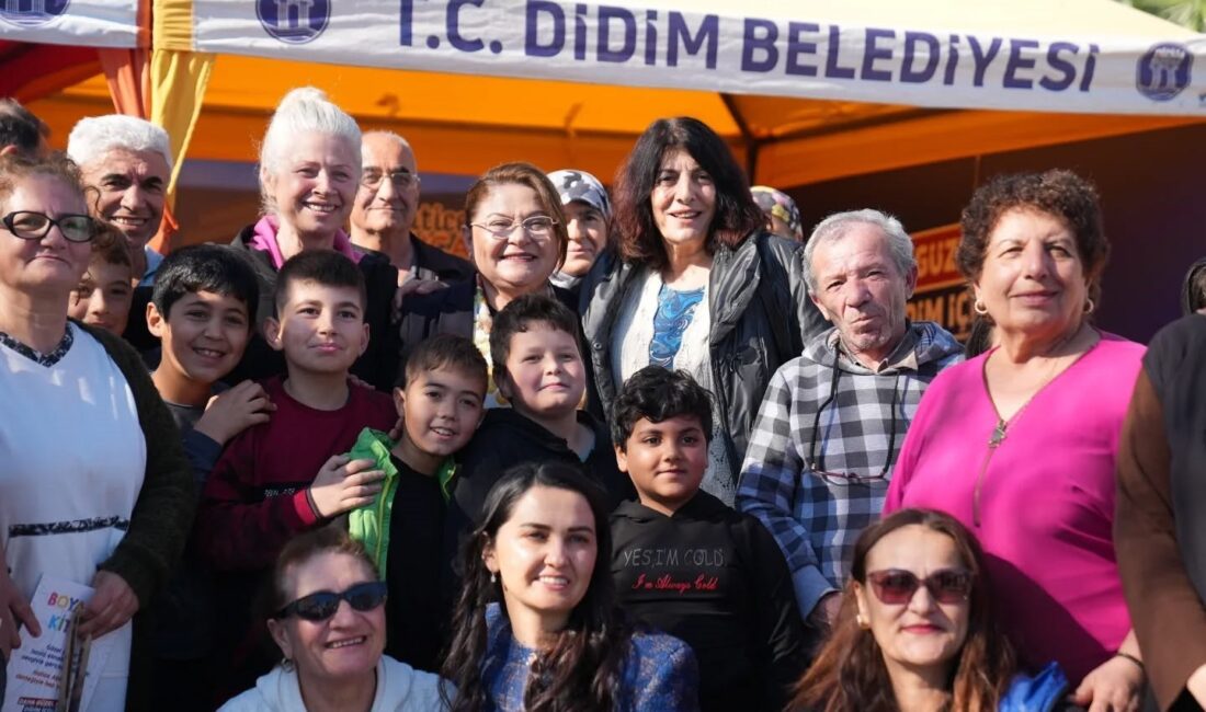 BAŞKAN GENÇAY, VATANDAŞLARI DİNLİYOR