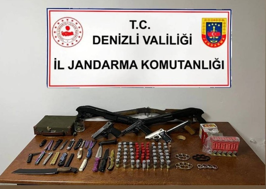 Denizli’de jandarma ekiplerinin silah