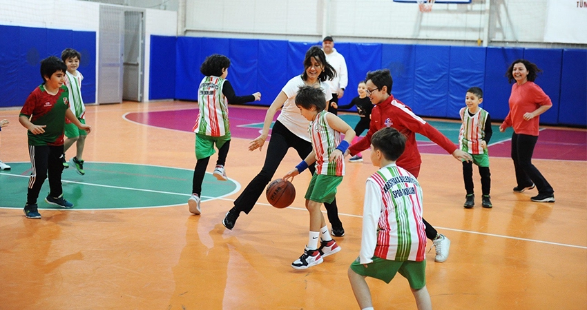 Karşıyaka Belediyesi, spor kurslarına