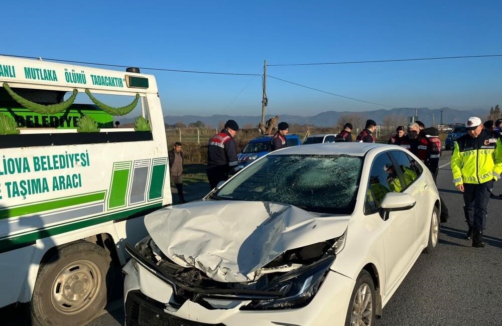 İNCİRLİOVA’DAKİ KAZADA OTOMOBİL SÜRÜCÜSÜ