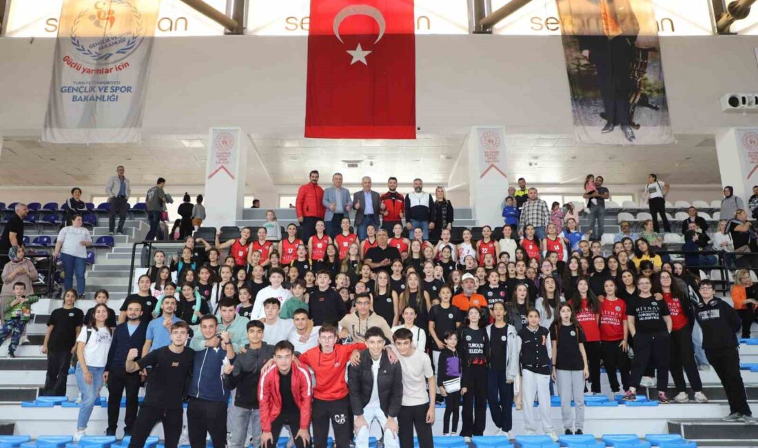 TURGUTLU BELEDİYESİ KADIN VOLEYBOL