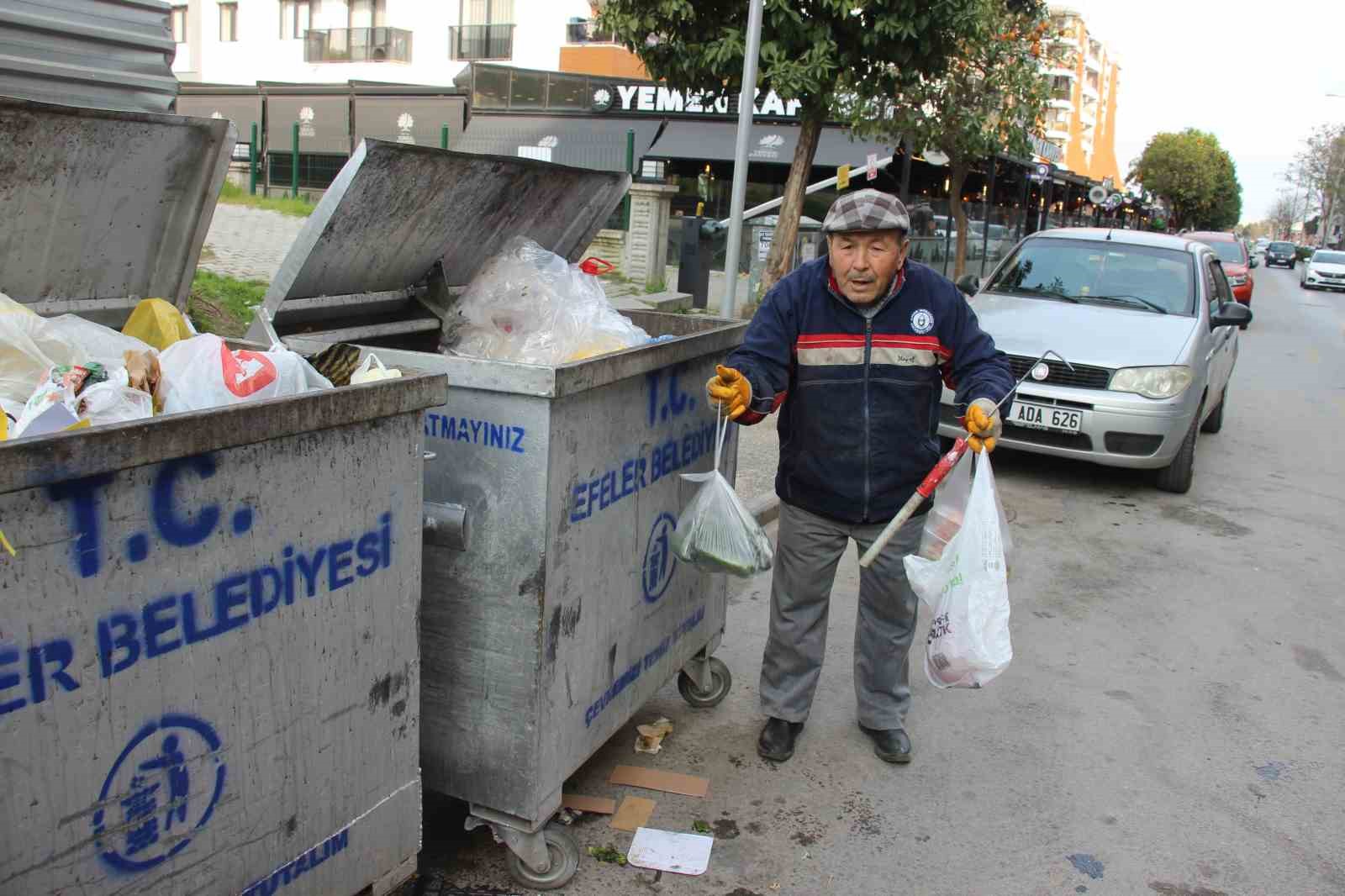 İhtiyaçtan dolayı değil, yapılan israfa dayanamadığı için çöp karıştırıyor