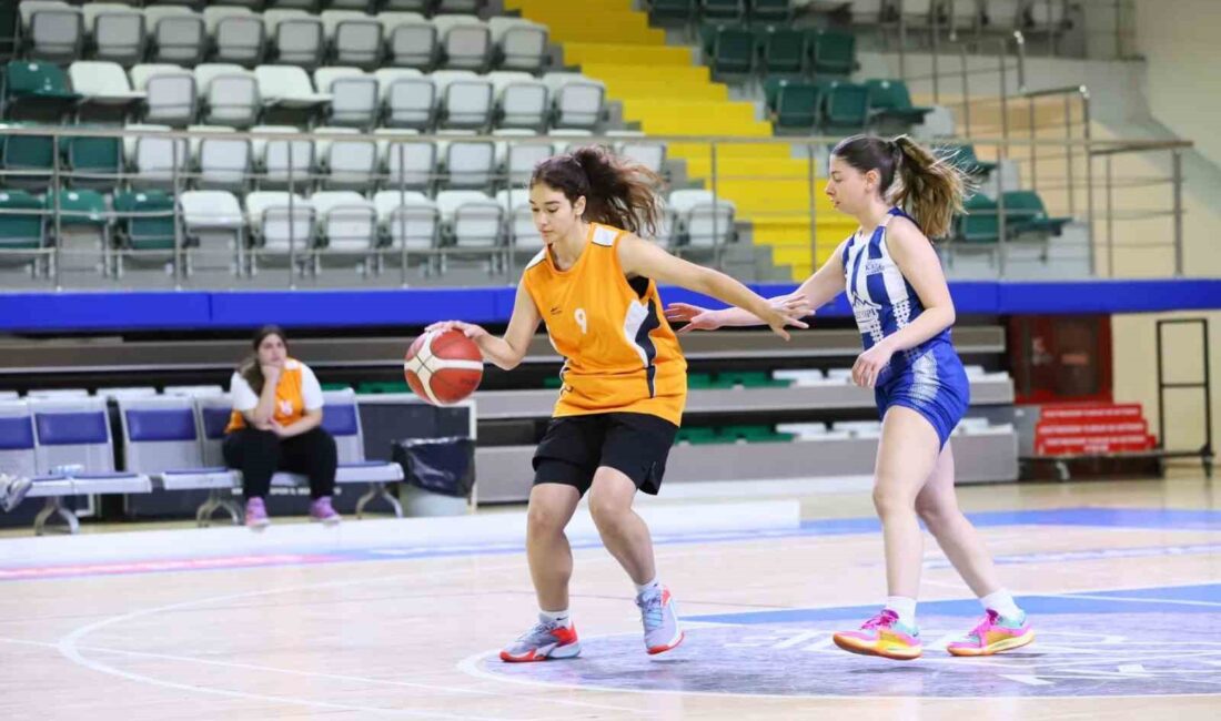 MENTEŞE'DE 3X3 GENÇ KIZLAR