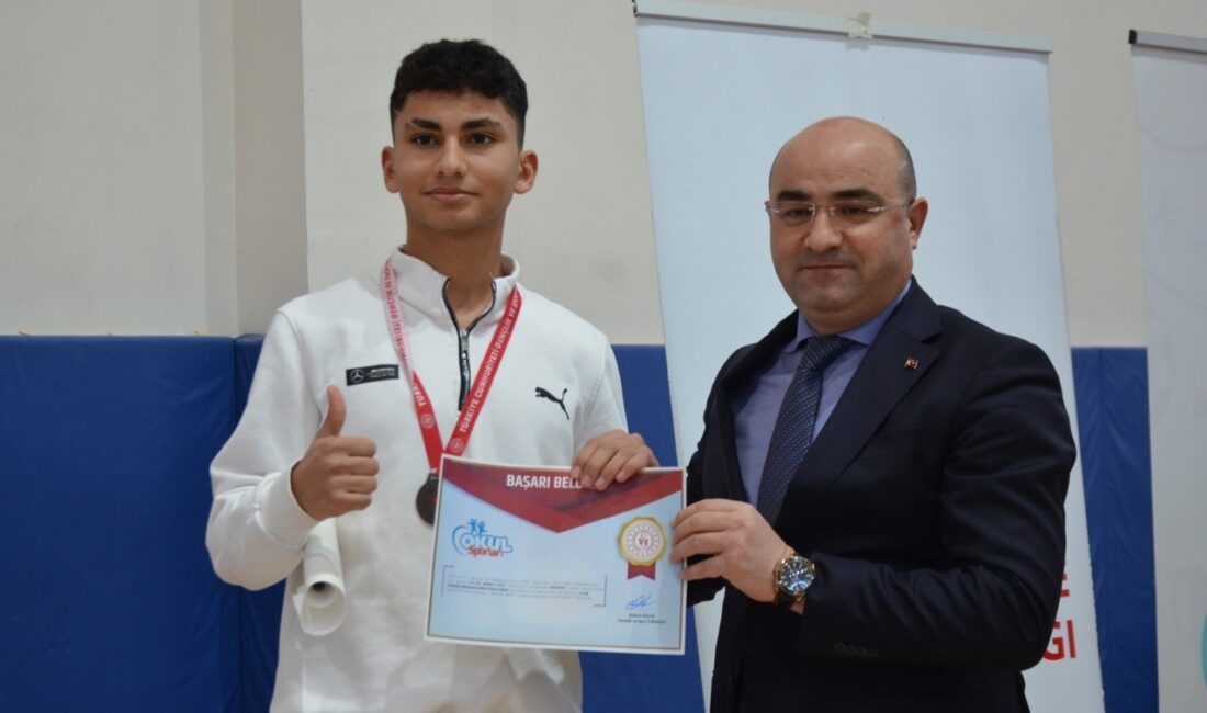 TAVŞANLI’DA KARATE TURNUVASI DÜZENLENDİ