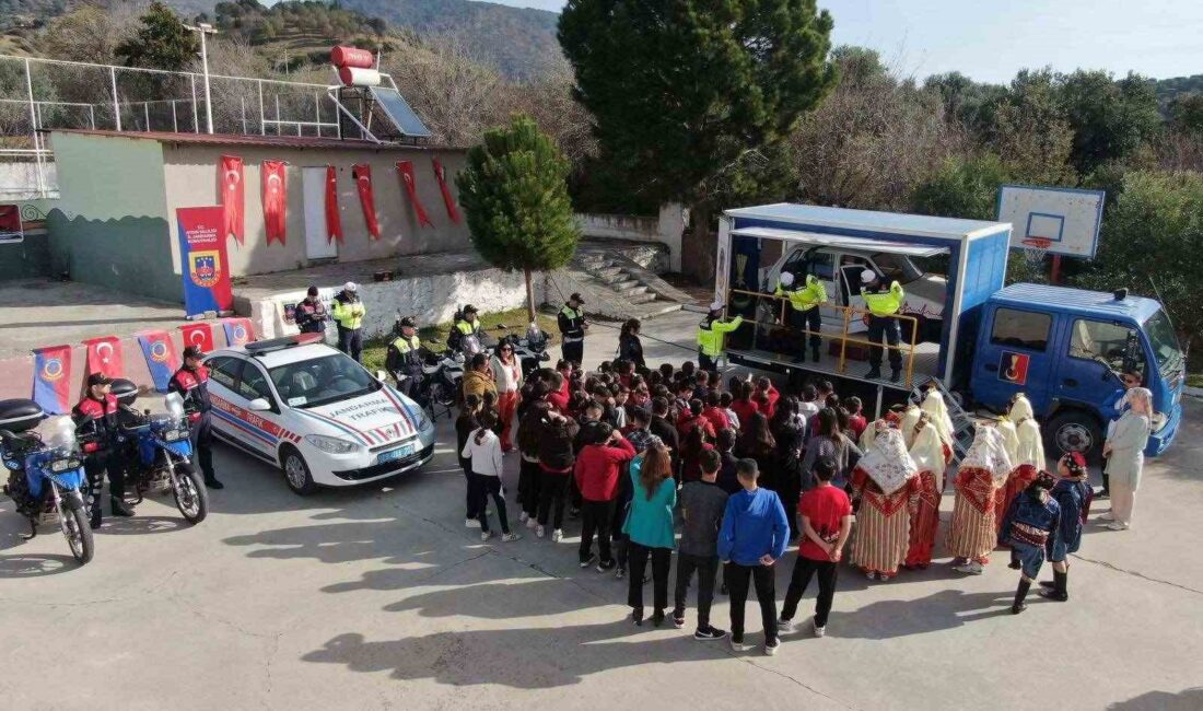 KUYUCAK VE BUHARKENT’TE ÖĞRENCİLERE