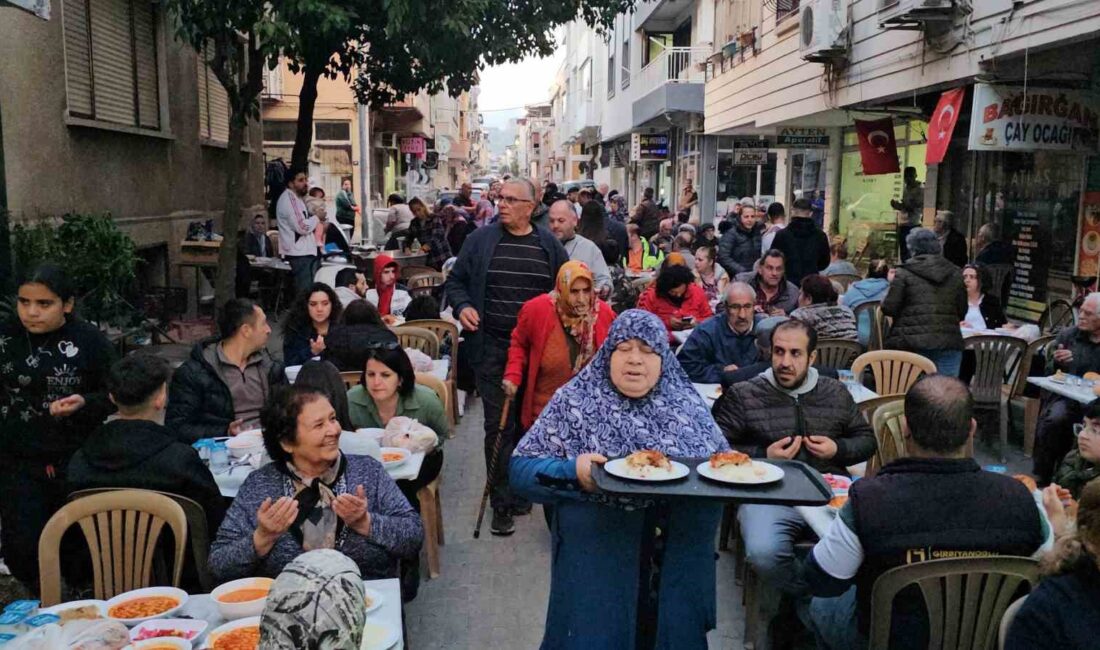 NAZİLLİ'DE KUAFÖRLER SOKAĞI SAKİNLERİ